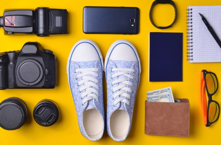 10 travel gadgets and accessories every traveler should have